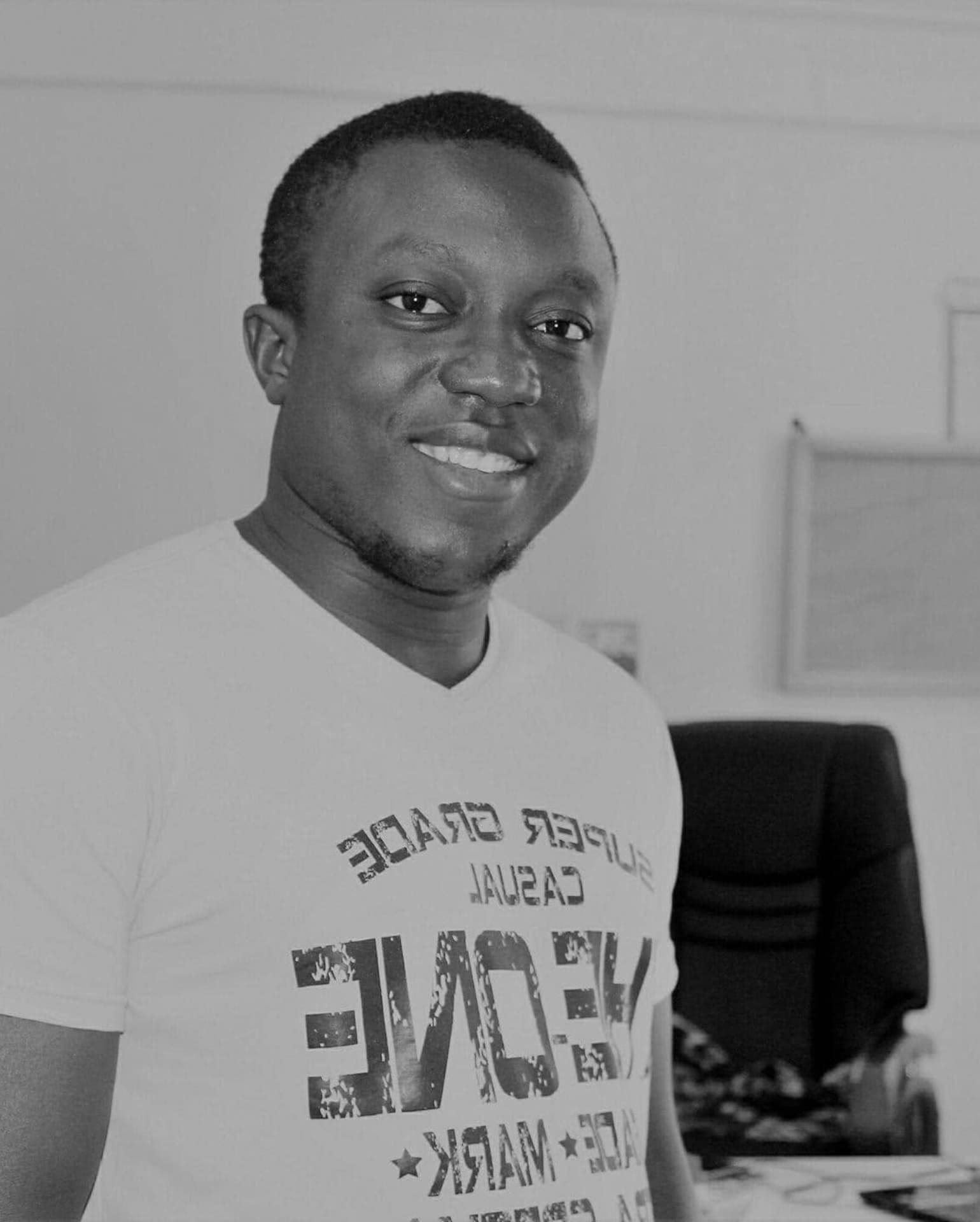 Portrait de Fredo Bassolè, photographe de Studio Memories